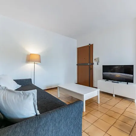 Apartment Smart With Balcony & Parking Fano